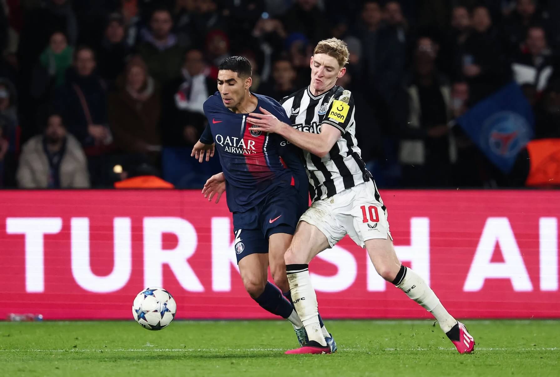 Sự khác biệt giữa Ngoại hạng Anh và Champions League dưới góc nhìn Anthony Gordon